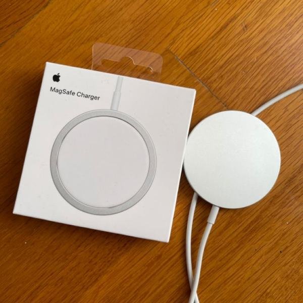Iphone Magsafe Wireless chagrer For iphone 11, 12, 13, 14, 15 Charging Pad